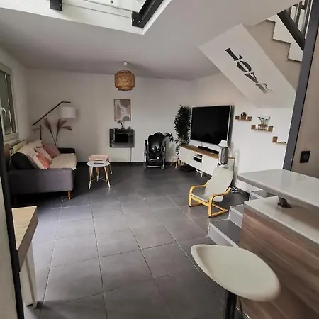 Maison Moderne Quartier Vacquerolles アパート ニーム