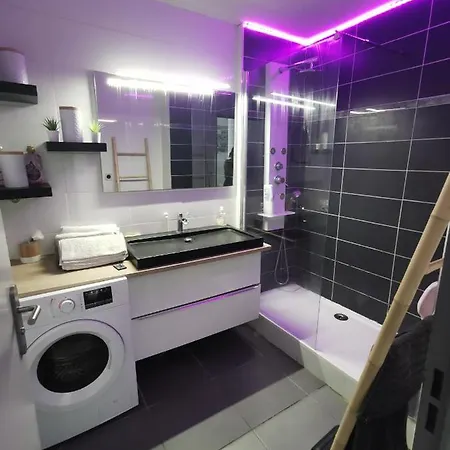 Maison Moderne Quartier Vacquerolles * ニーム